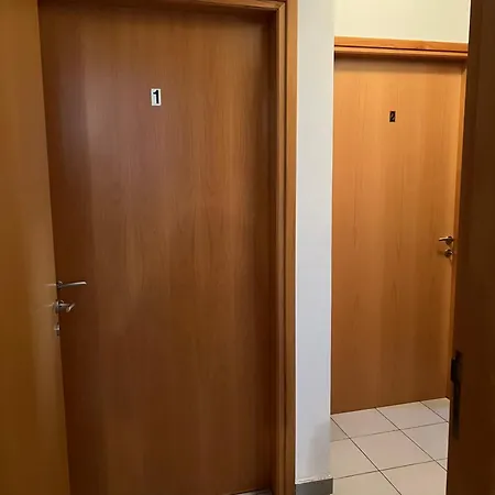 Albergue Makenzie 2 First Line Larnaca