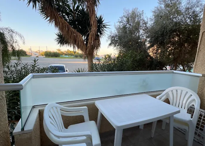 Makenzie 2 First Line Vandrarhem *