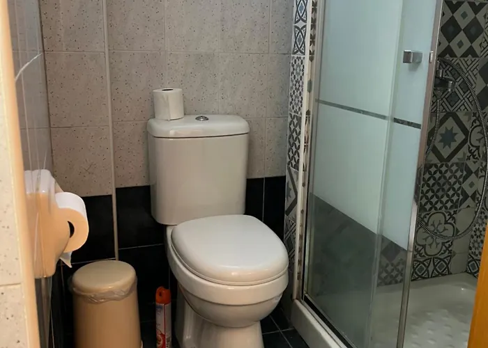 Albergue Makenzie 2 First Line Larnaca